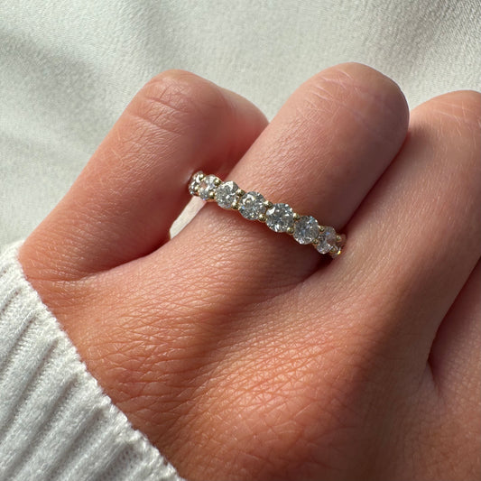 Shared Prong Band With 0.15ct Round brilliant Cut Diamonds