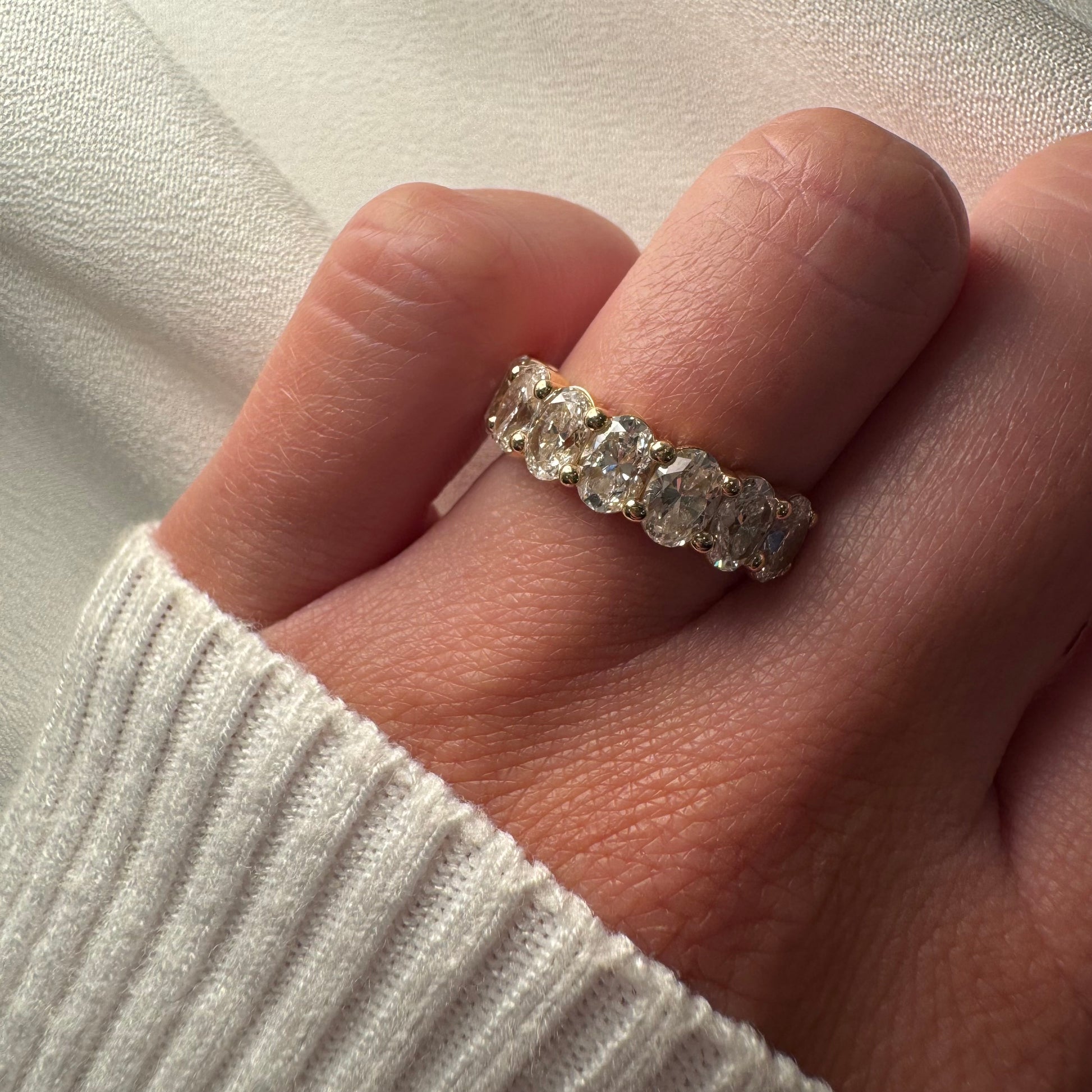 Shared Prong Band With 0.30ct Oval Cut Diamonds