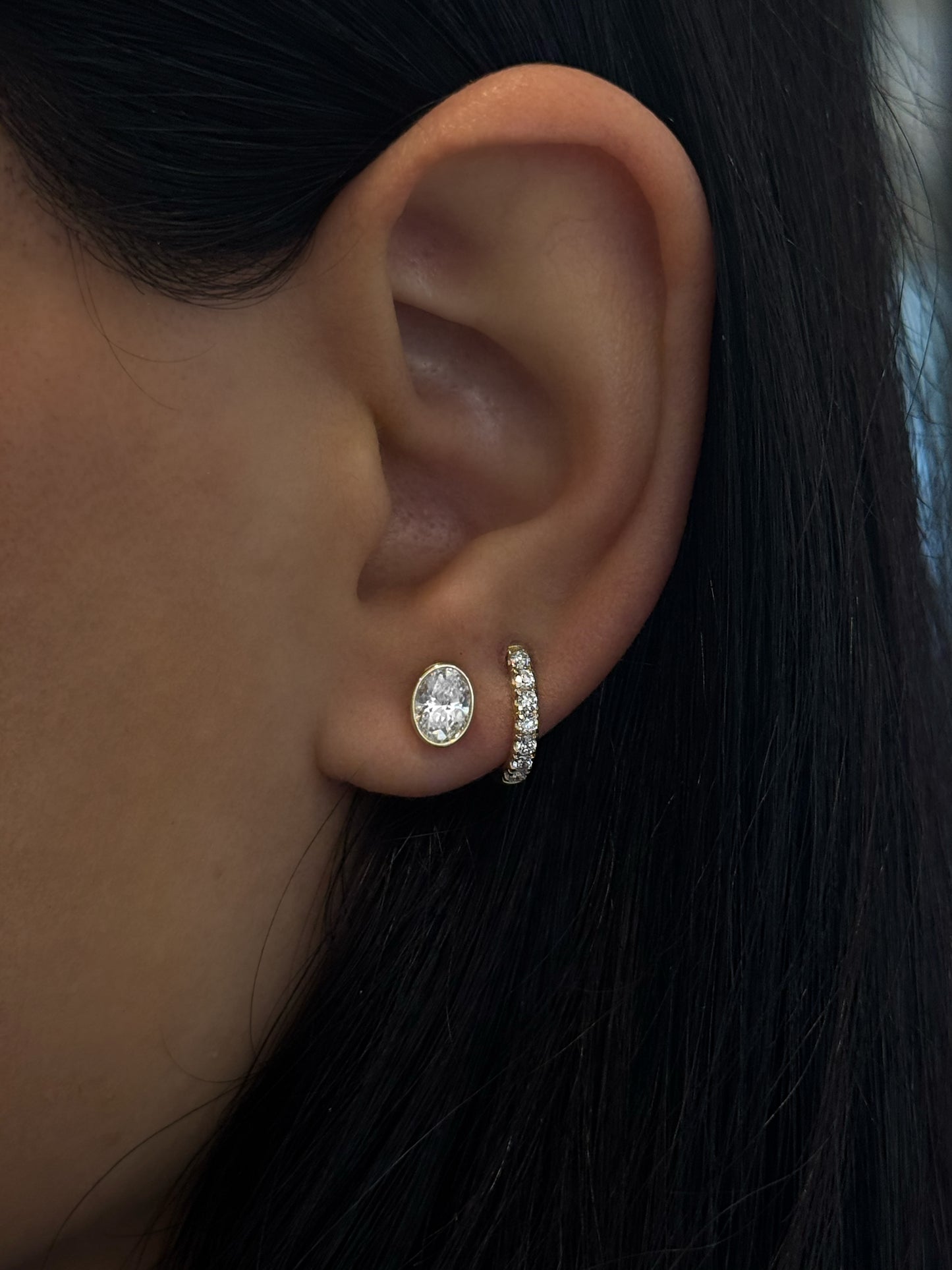 Petite 2pt Diamond Huggie Earrings - 8mm