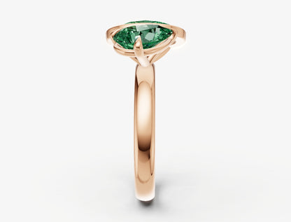 Emerald Toi et Moi Bezel Gemstone Engagement Ring