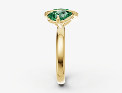 Emerald Toi et Moi Bezel Gemstone Engagement Ring