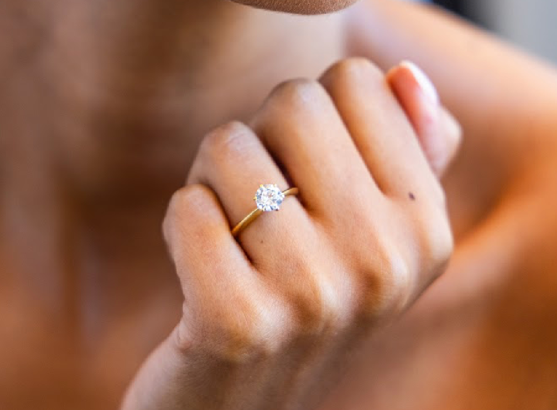 Knife Edge Solitaire Engagement Ring with Round Brilliant Cut Diamond