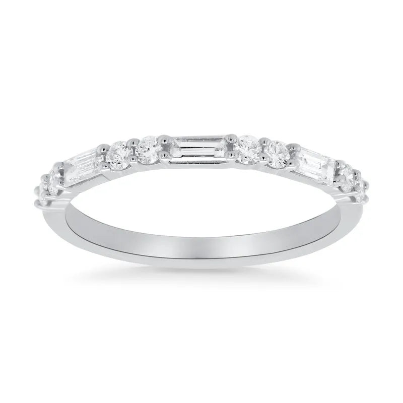 Round Brilliant and Baguette Diamond Wedding Ring