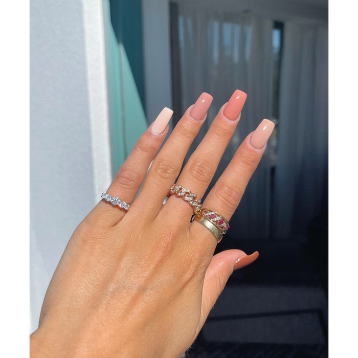 Descending Round Brilliant Cut Diamond Wedding Ring