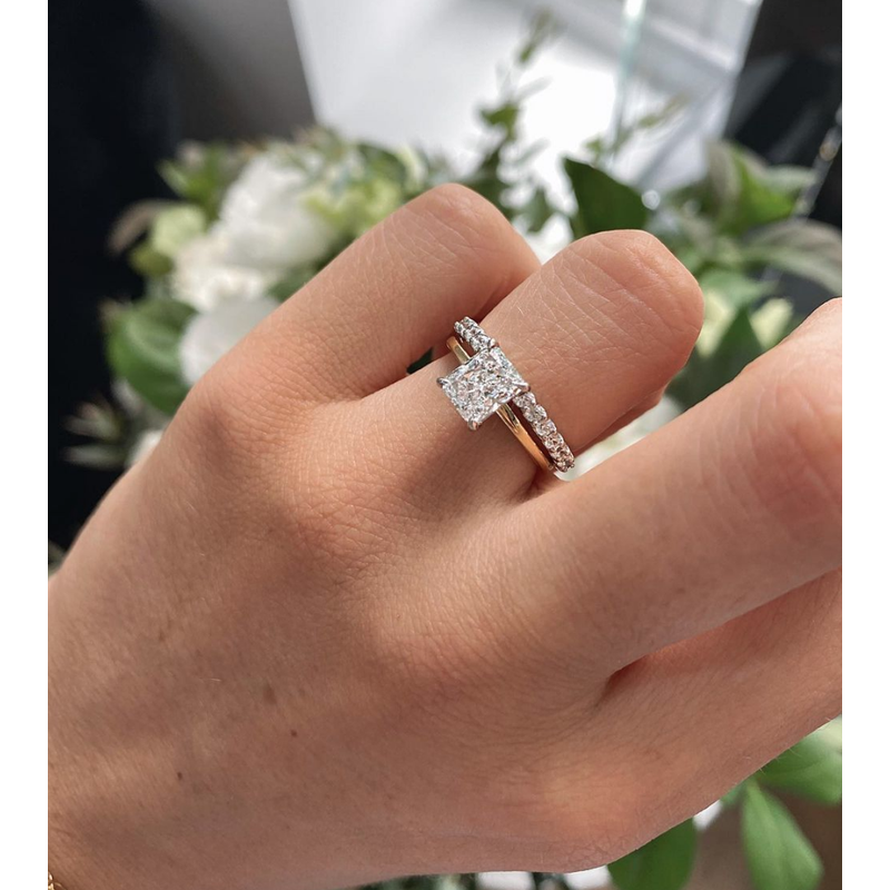 0.08ct Round Brilliant Cut Diamond French Pave Wedding Ring